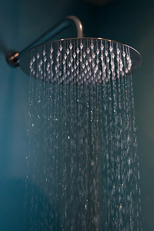 z (72)